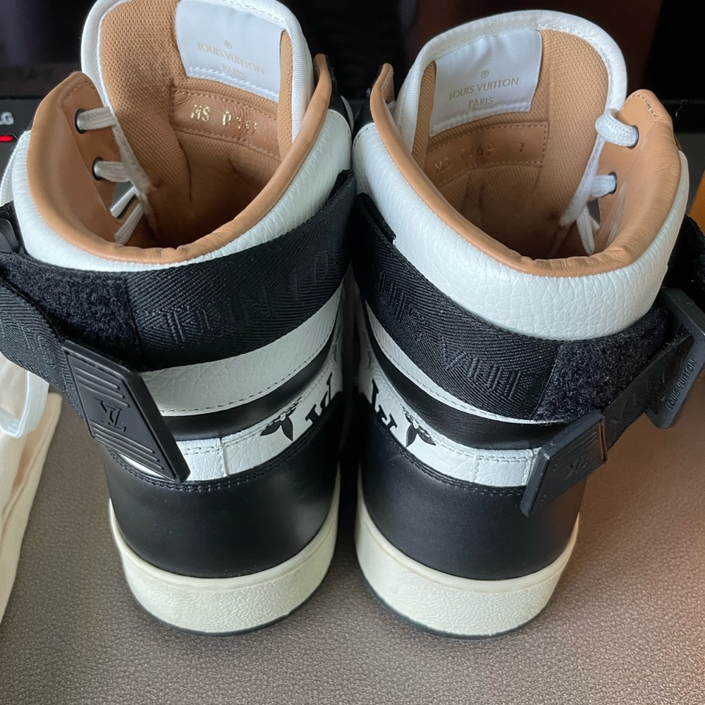 Louis Vuitton high top sneakers - Picture 5 of 8